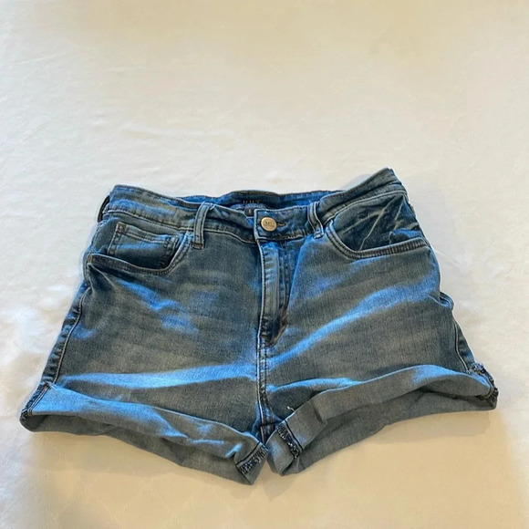 Kut from the Kloth women’s high rise jean denim shorts size‎ 6 EUC - Picture 1 of 5